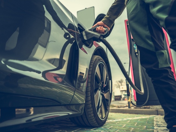 Elektrikli Araçlar İçin Güneş Enerjili Şarj İstasyonları